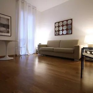  Apartment Brera - Fiori Chiari Charme Italy